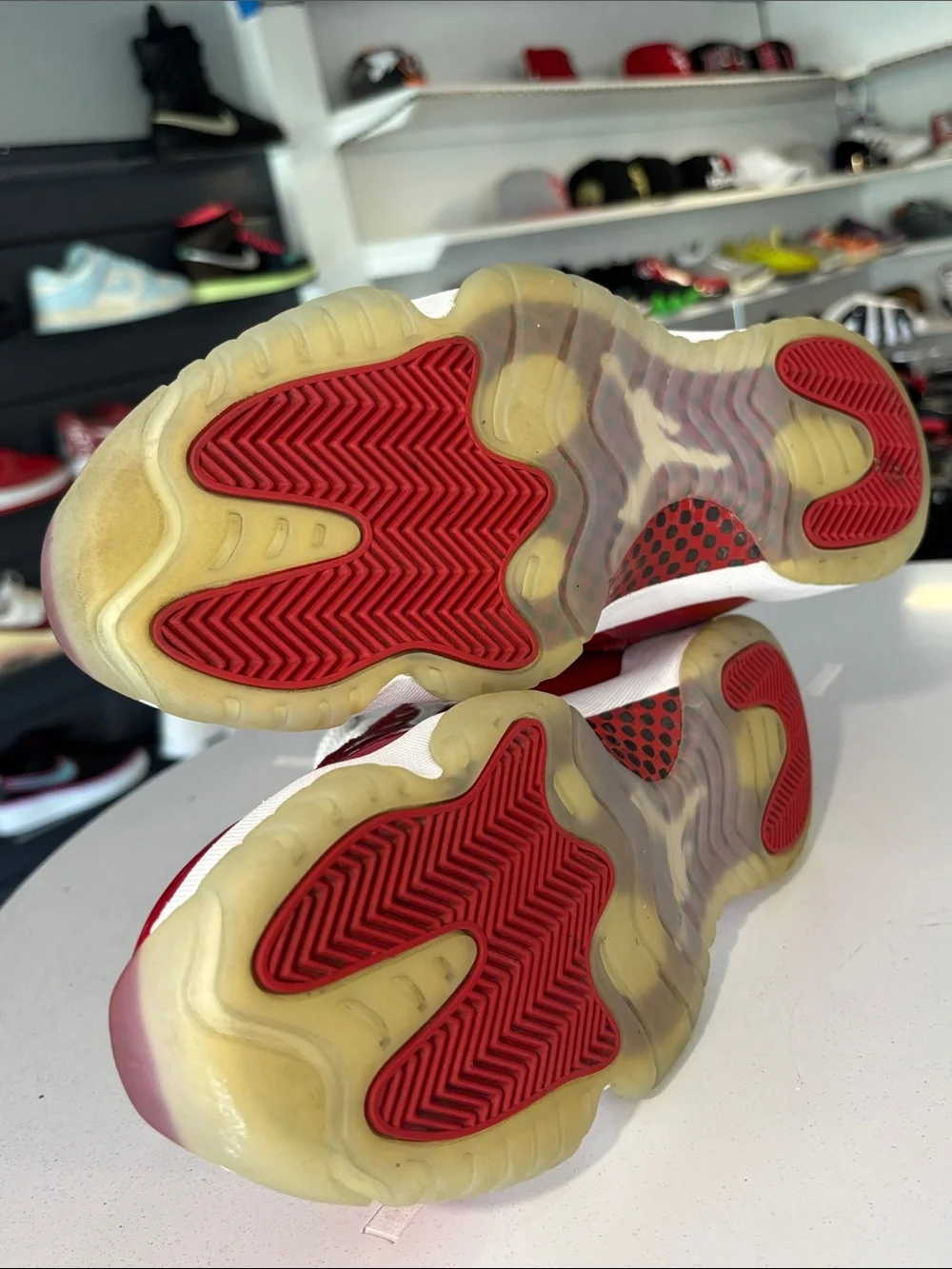 Air Jordan 11 Retro Cherry Mens 8.5